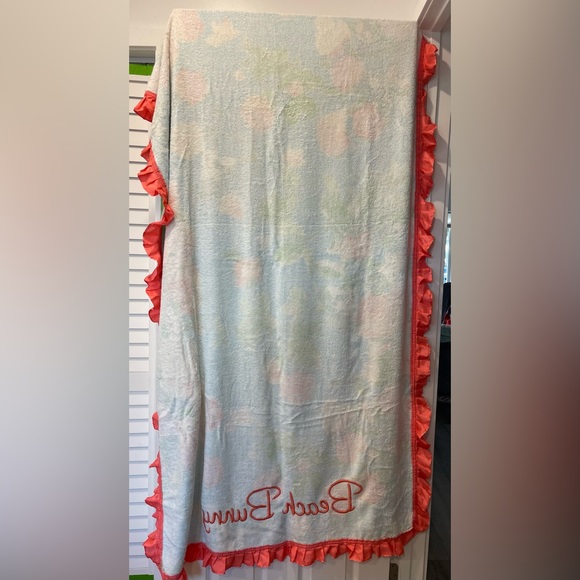Beach Bunny 🌊🐰 Bahama Mama Towel - Picture 4 of 4